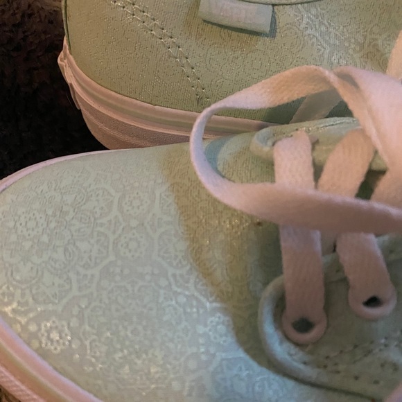 Vans - Picture 5 of 5